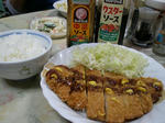 トンカツにはカラシ！