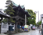 帝釈天前に・・・・・