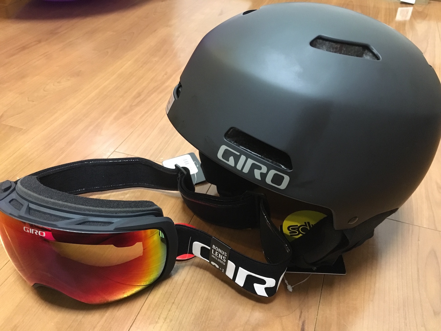 最適な材料 スノーボード ウィンタースポーツ 海外モデル Giro Stellar MIPS Ski Helmet - Snowboard H