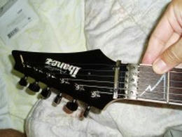 9.24guitar08.jpg