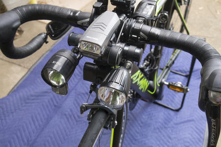 ロードバイクに3連ライト