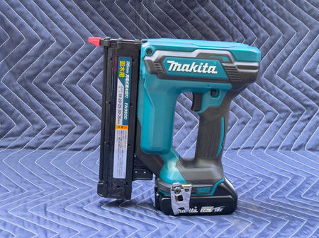 マキタ 18V充電式面木釘打とピンタッカ