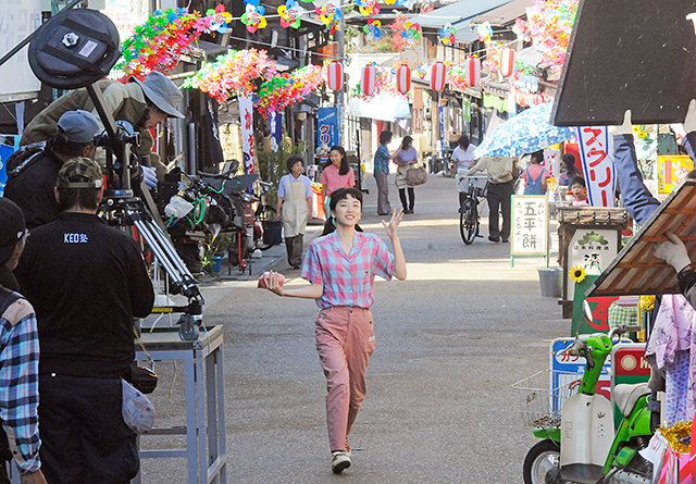 朝ドラ「半分、青い。」　岩村でロケ公開　－　岐阜新聞 Web