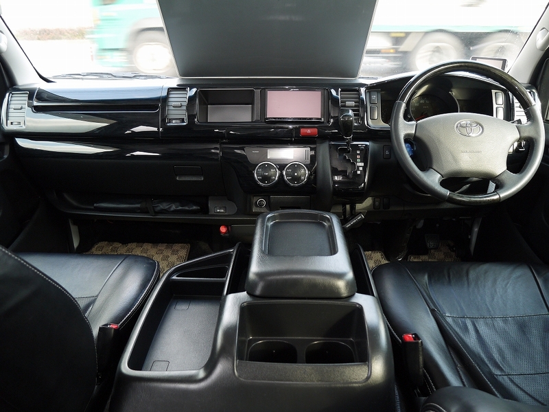 レボシート　内装カスタム　フルフラット　ライトキャンピングカー