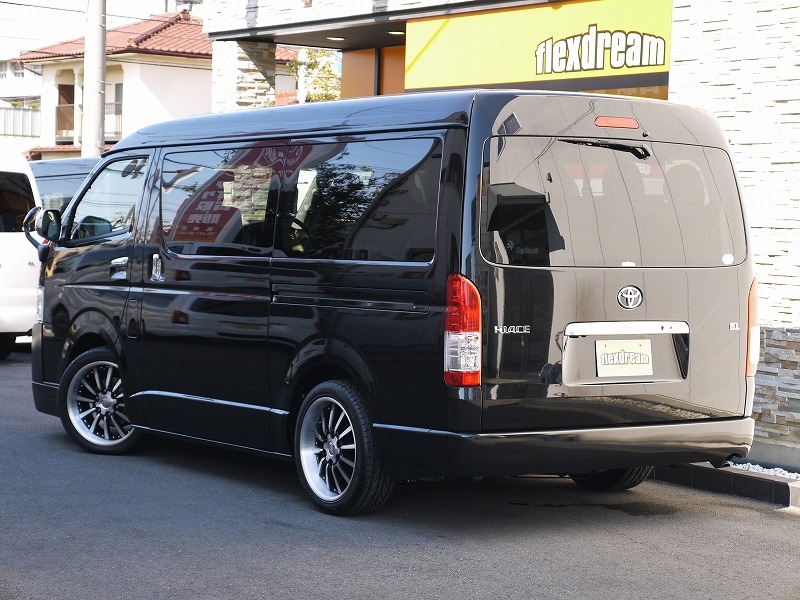 ハイエース　外装カスタム画像　新車コンプリートカー