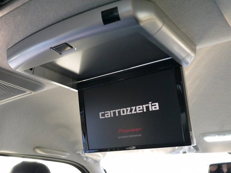 プレミアムナビパッケージ装着　追加７インチモニター　トリプルモニター