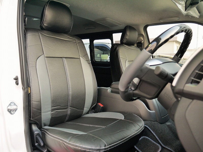 ４型ハイエース内装　シートカバー