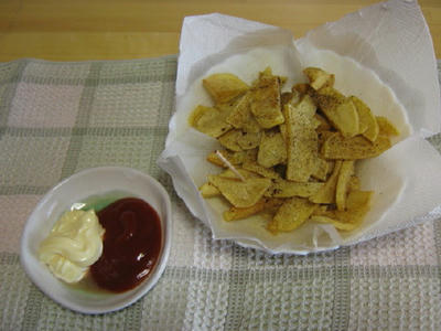 フライドポテト、マヨケチャ付き