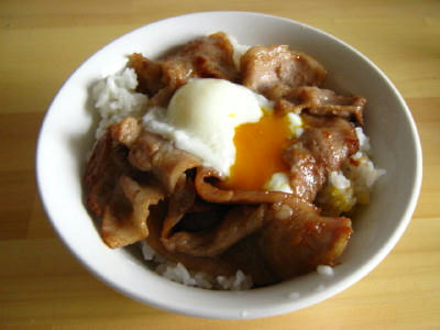 生姜焼き温たま添え