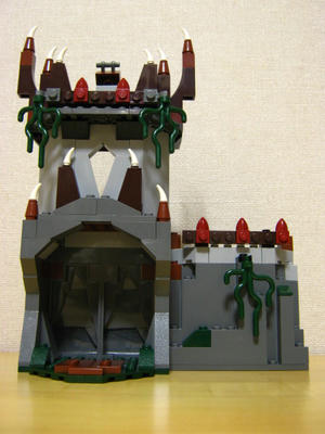 しにがみ大王の城：右の塔