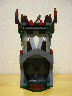 しにがみ大王の城：左の塔