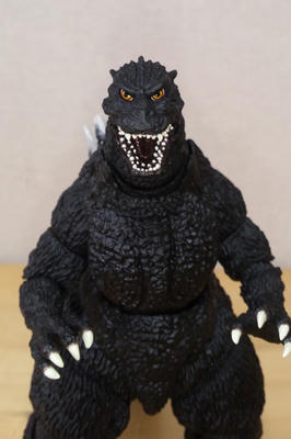 s.h.monsterartsゴジラ
