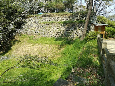 吉田城千貫櫓台石垣