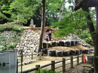 20220626本丸跡石垣修復工事現場1