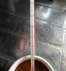 YAMAZEN(山善)_電子レンジ_MRB-207_缶コーヒー700W1分温め後温度32度