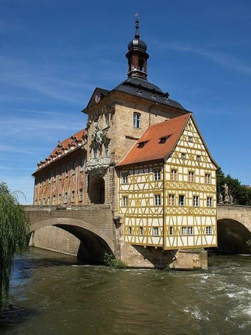 hamidashi-house-on-the-river.jpg
