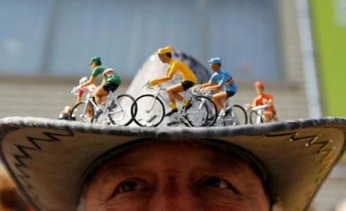 bicycle-race-on-the-hat.jpg