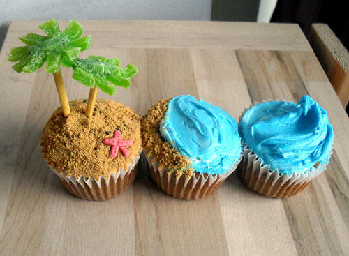tropical-beach-cupcakes.jpg