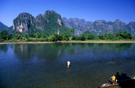 ls710_vangvieng01.jpg