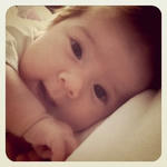 この直後表情一変！胃から戻ってきたミルクで窒息しそうに（泣）