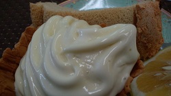 シフォンケーキとアイスクリーム