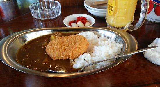 お値段880円だけどお通しと飲み物の代金が高い&hellip;