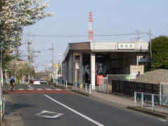 終点、是政駅…多摩川はすぐそこです