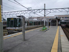 福知山線も、この篠山口駅を境に、ローカル度が濃くなります