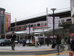 正に東急のイメージが定着している、自由が丘駅