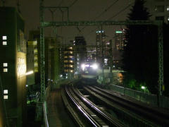 東白楽駅の先で、地下に入ります