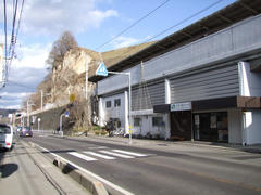 １面１線のみの、シンプルな万座・鹿沢口駅