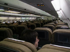整然と座席が並ぶスイスエアー機内