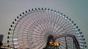 夕暮れの観覧車