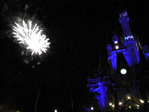 シンデレラ城と花火