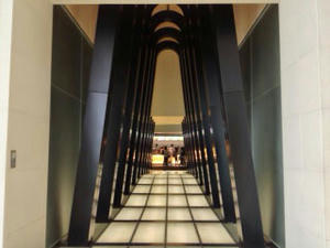 ＳＦチックな作りの通路