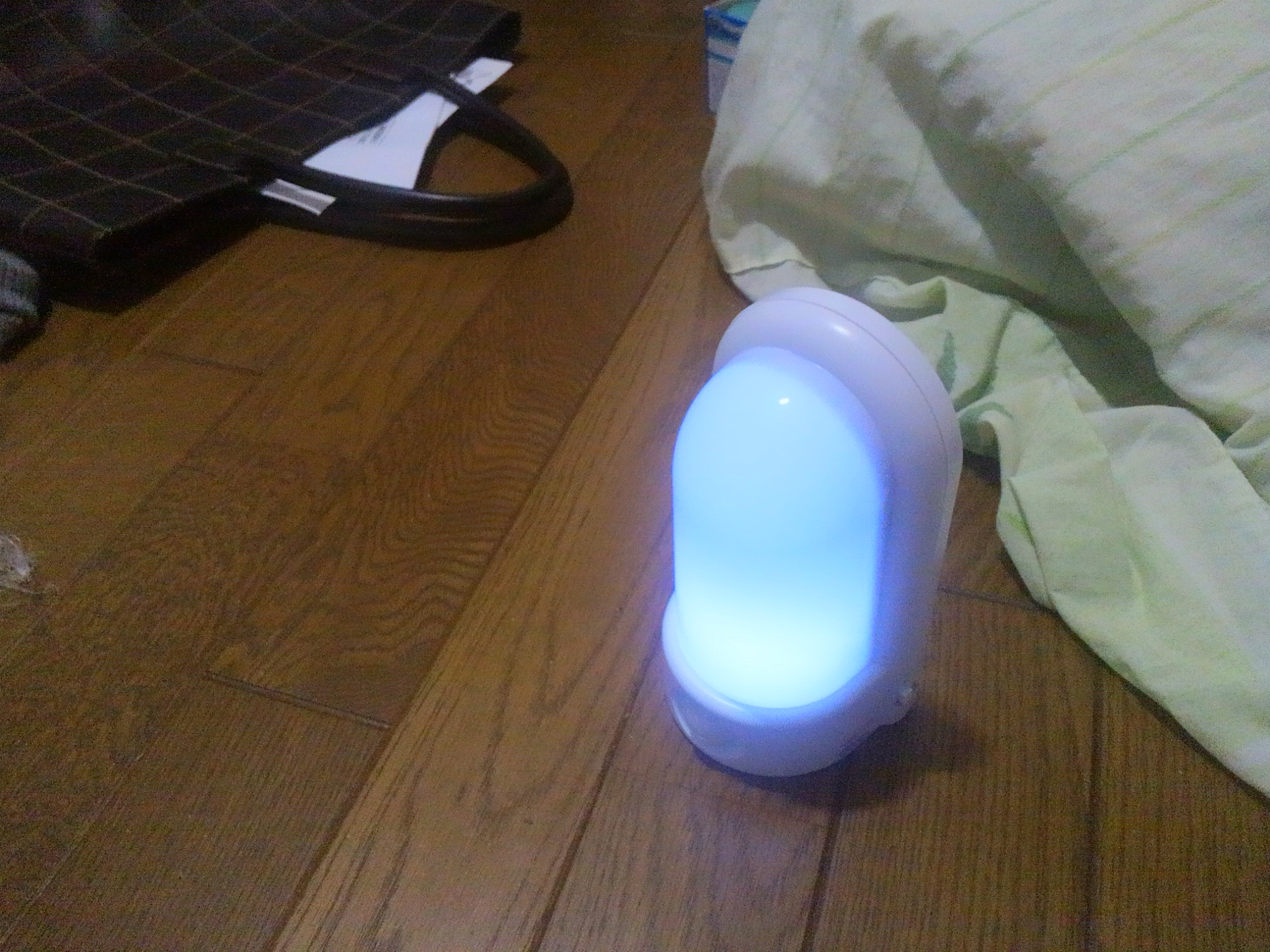 明るさ人感センサーライト