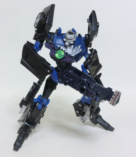 フォアグリップが持てる腕の変体稼動ぶりも素敵