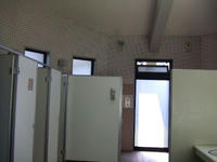 かにトイレ内部