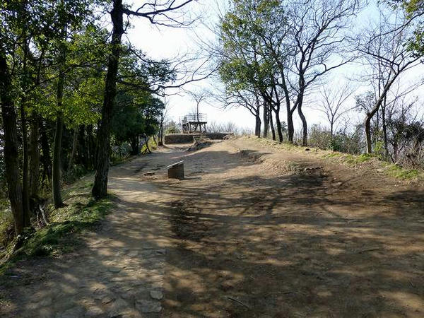馬場通路と物見台跡