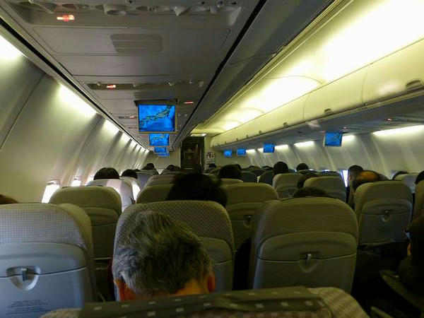 JAL1601便の機内