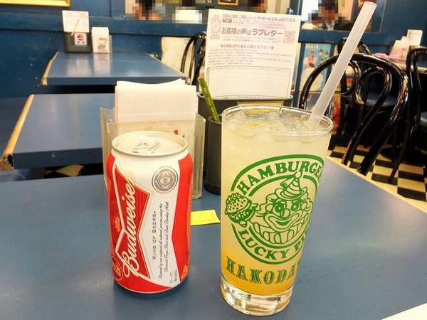 バドワイザー（370円）とアイスゆずティー（300円）