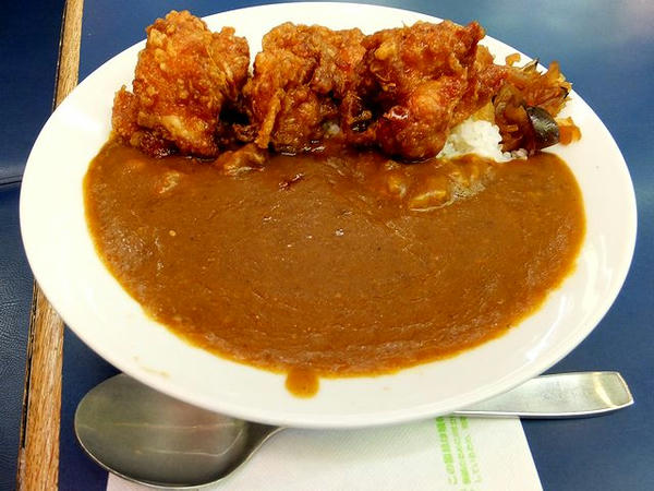 チャイニーズチキンカレー（700円）