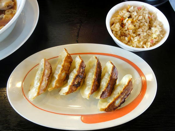 中華そばミックスランチの餃子とミニチャーハン