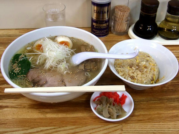 塩ラーメンセット（平打ち麺） 980円