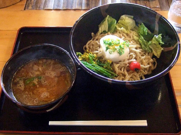 花の季つけ麺春バージョン 780円