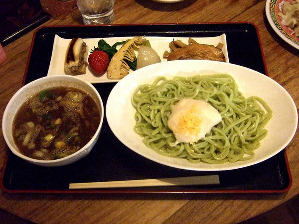 花の季つけ麺春バージョン 800円