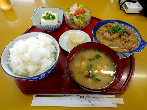 ホルモン定食 750円
