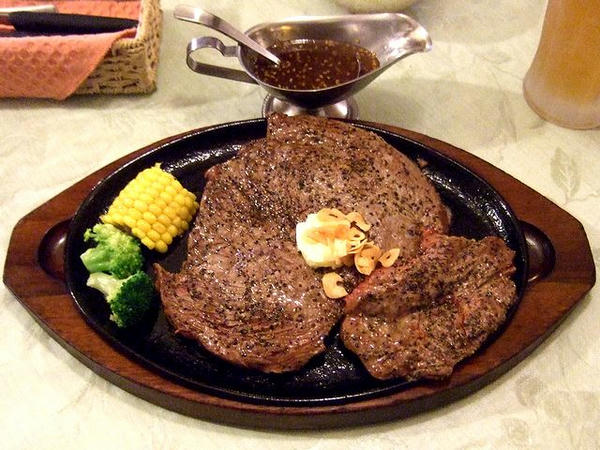 ワンパウンドジャンボステーキ（450g）セット（レア） 2,330円 のステーキ