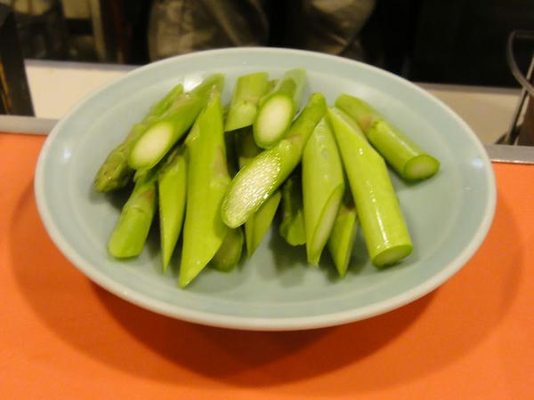 アスパラ 630円
