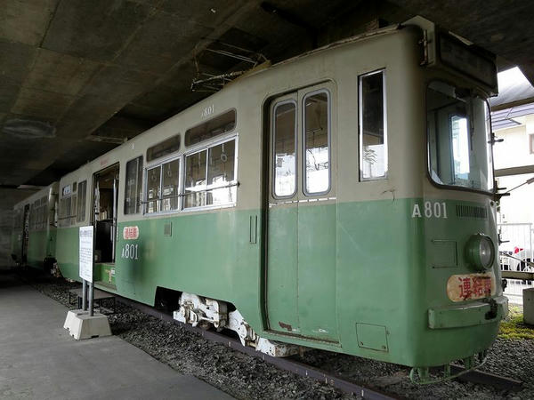 鋼製2連節電動客車 A800形（A801+A802）